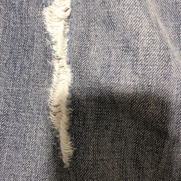 🍍Gap boyfriend coupe ankle jeans with patching🍍 - Picture 4 of 8